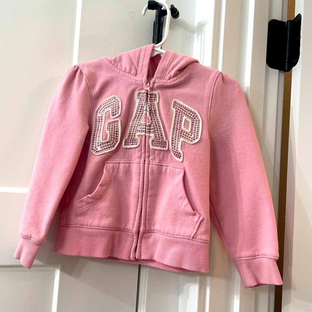 Gap sweater
